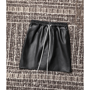 早秋 TANG 品质感松紧腰抽绳气质半身裙 精致简约绵羊皮 女 TOWN