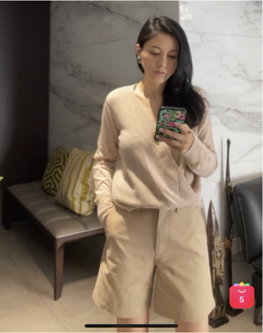 时髦百搭V领交叉长袖羊绒毛衣