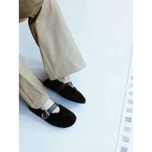 舒适保暖芭蕾毛毛鞋 TANG 羊羔毛玛丽珍 漫步冬日姿态从容 TOWN