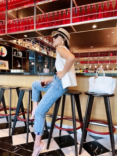 水洗做旧显瘦破洞设计2025年春新款 子女 百搭纯棉牛仔裤