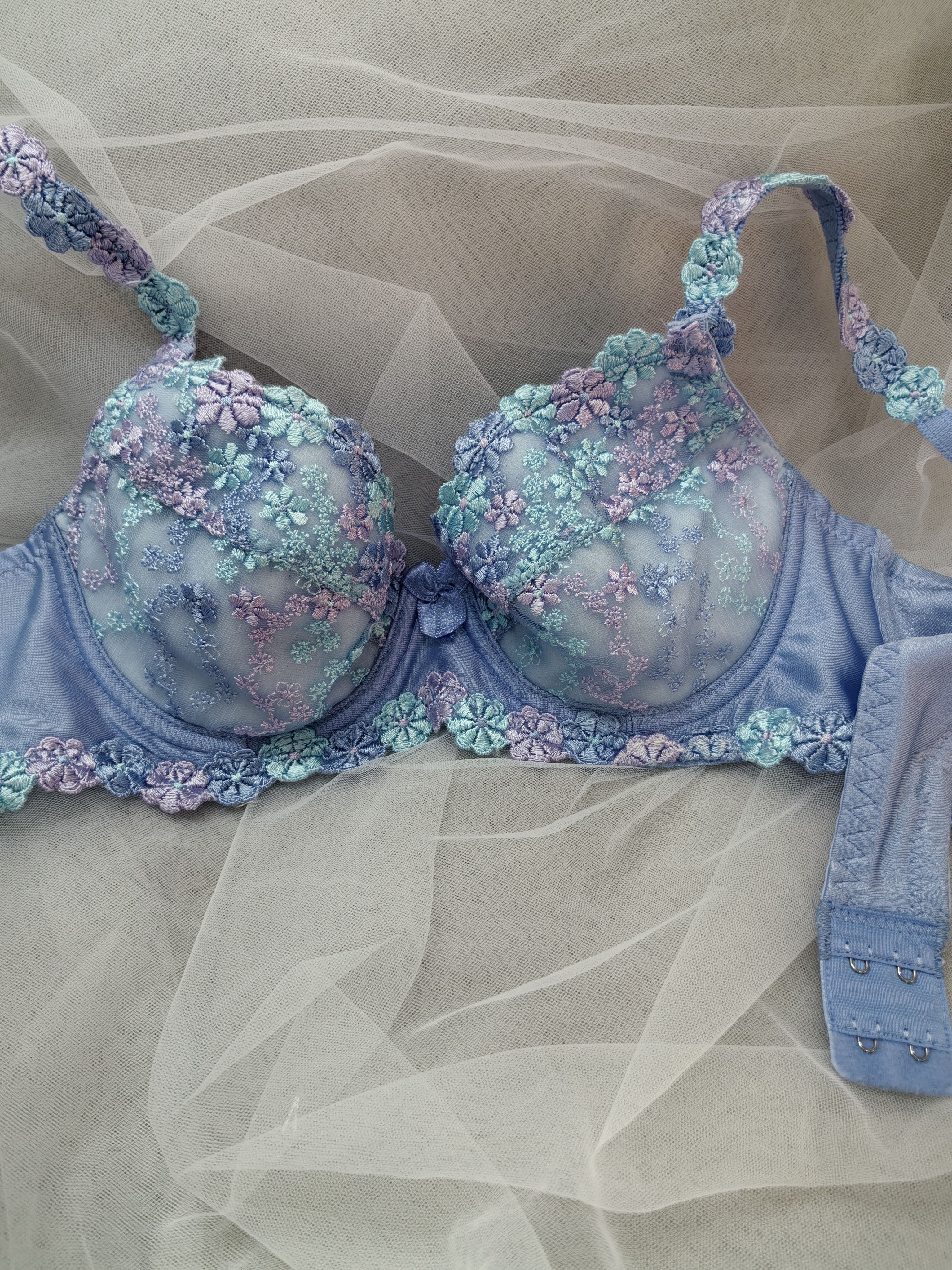 34A日韩欧美内衣文胸有无钢圈聚拢蕾丝多扣有无插垫65