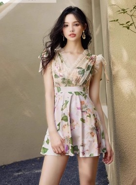 号手141073高颜值泳衣女连体裙式平角显瘦遮肚高级感度假泳装新款