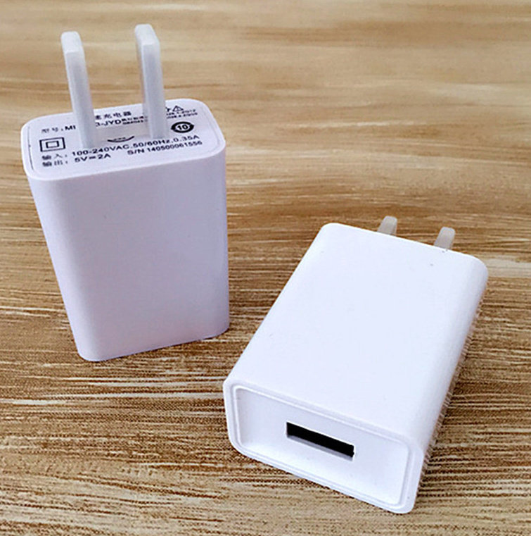 通用手机移动电源充电器 极速充电最大2.0A 不虚标参数