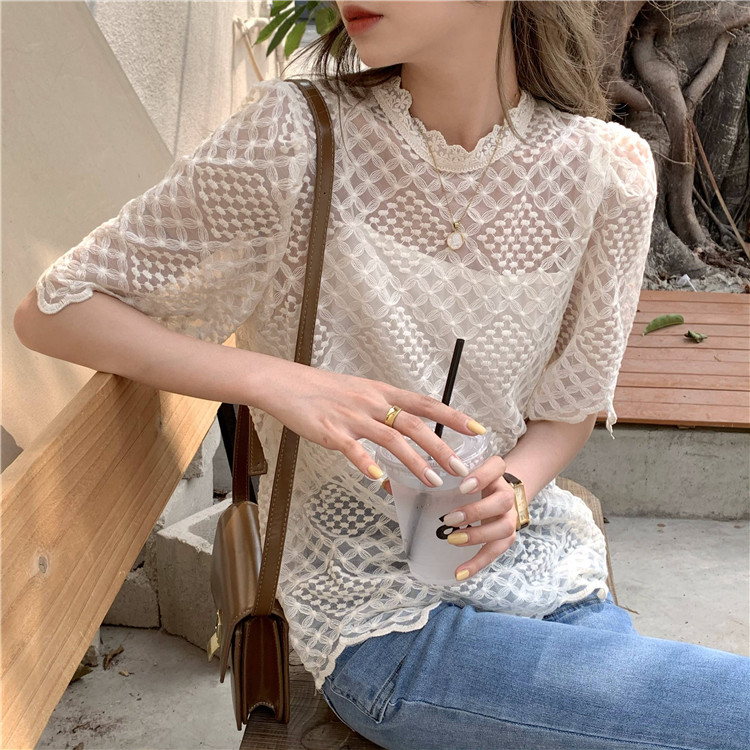 Real price temperament lace top