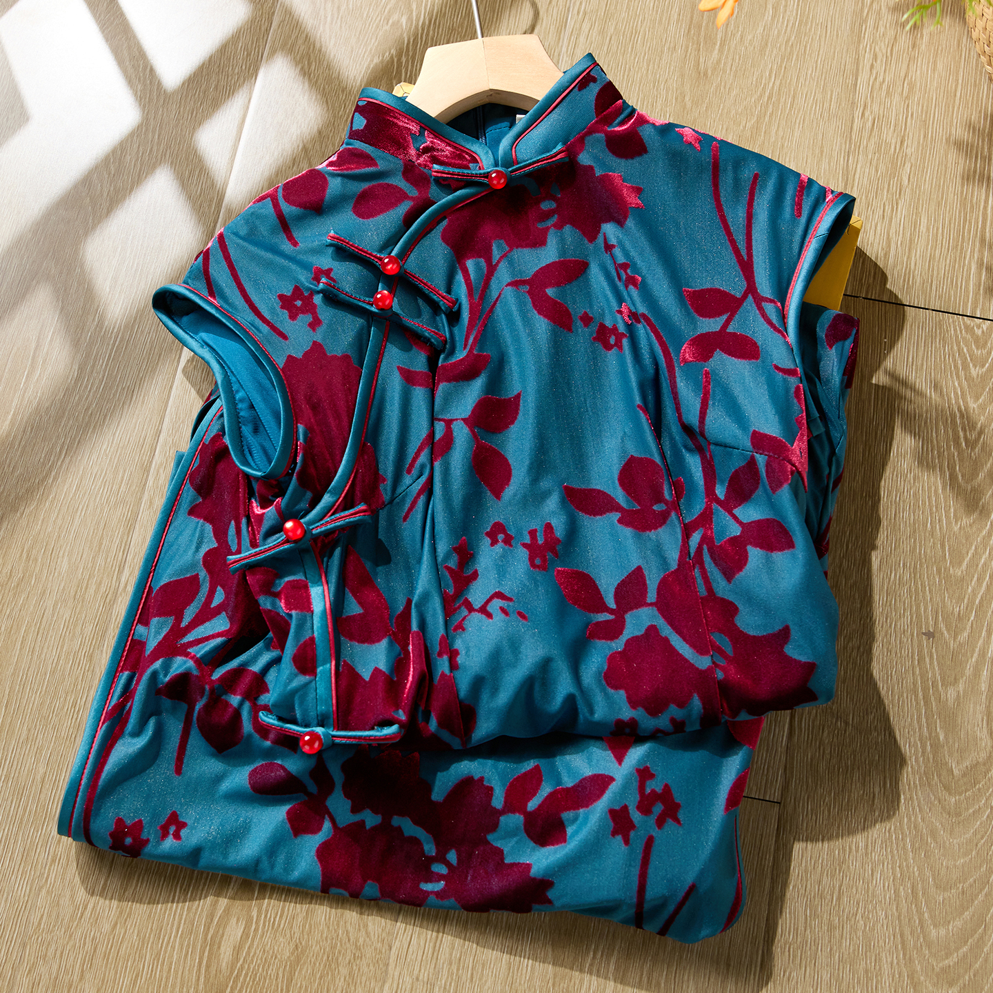 忆南栀丝绒旗袍秋季2025苏州新款