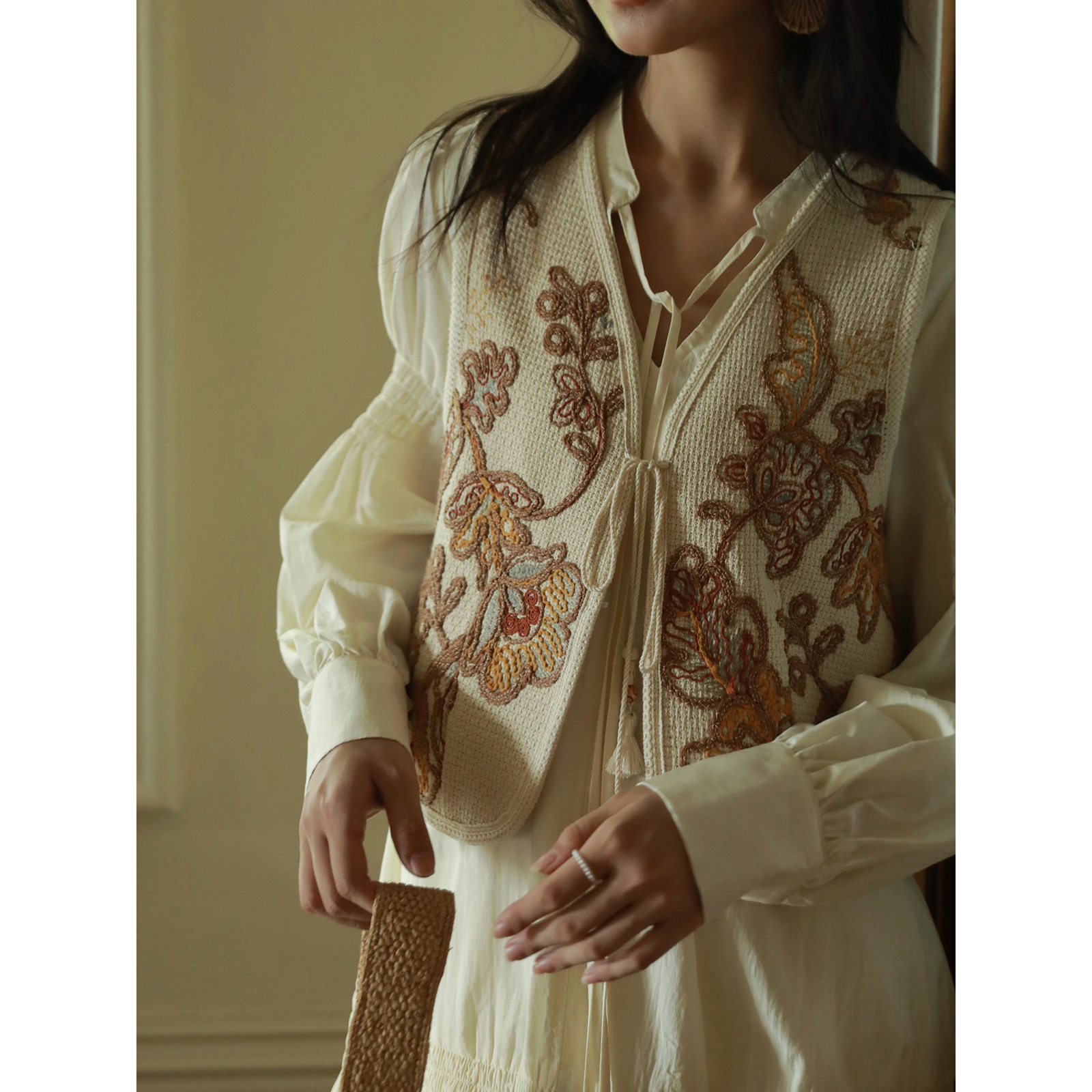 Thecoco 重工盘绣马甲女秋季波西米亚百搭叠穿氛围感时髦洋气马夹