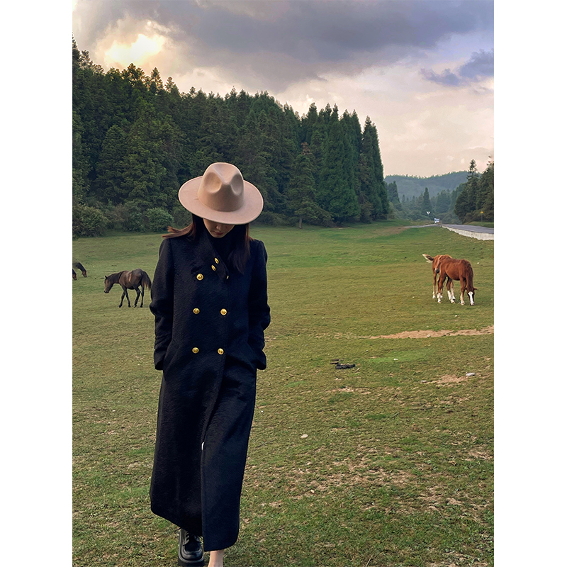 Thecoco金扣子长大衣女