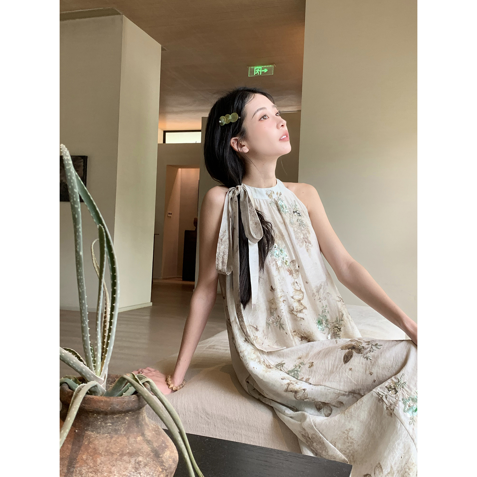 Thecoco 叙事诗 亮片刺绣暗纹底削肩连衣裙女夏 定做面料重工裙子