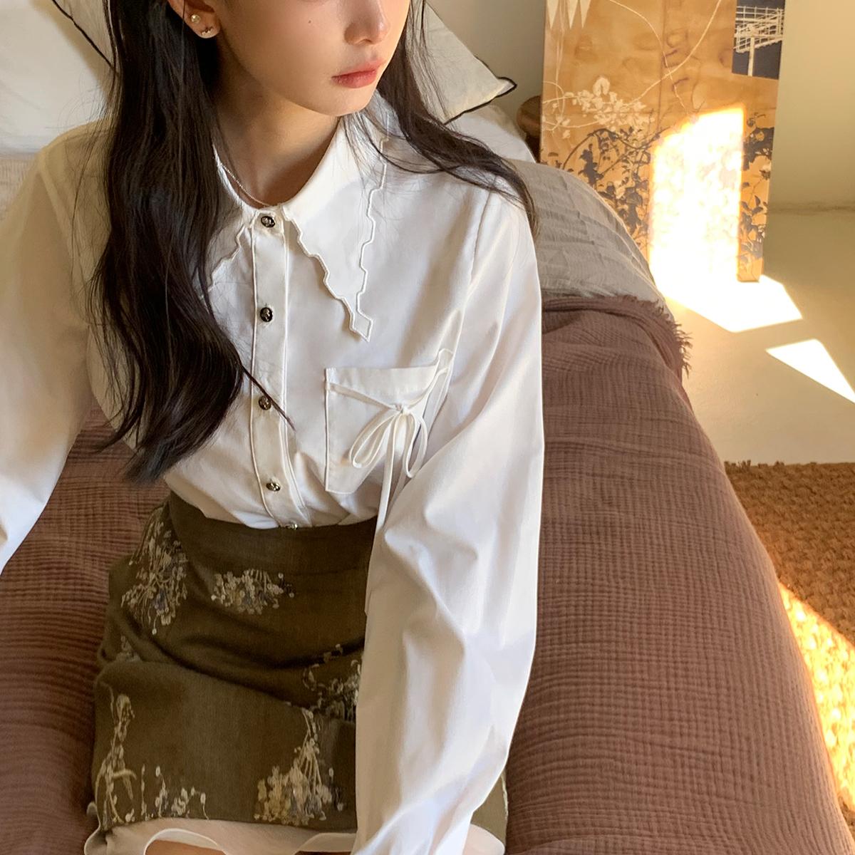 Thecoco 莉莉诗 锯齿领蝴蝶结口袋衬衫女早秋设计感小众百搭上衣