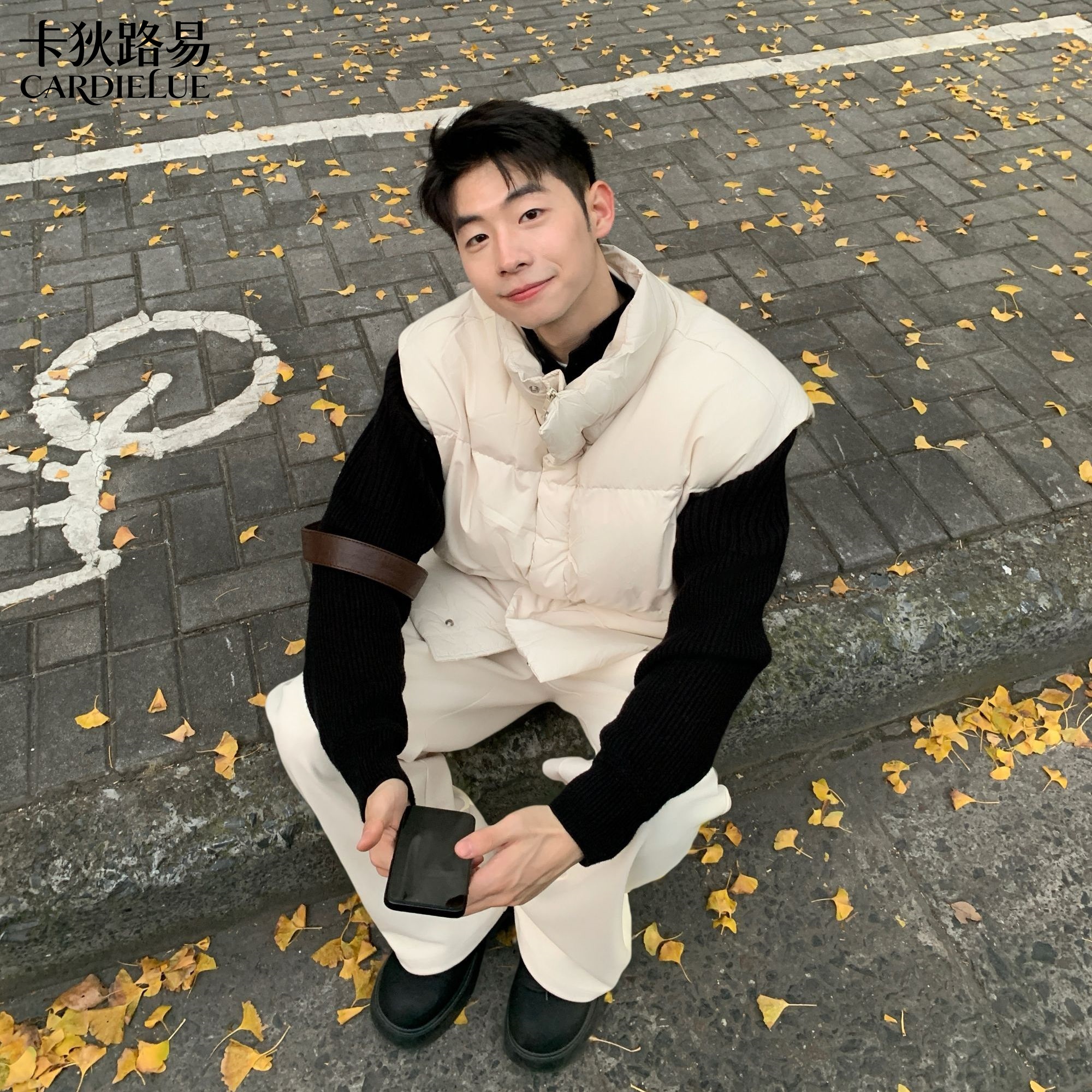 【卡狄路易 CARDIELUE】冬季黑白羽绒马甲男女同款休闲羽绒外套