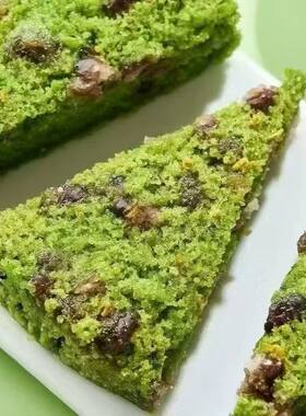 麦汁红豆糕。微微的红豆甜，带着麦青的清新气息快冲吧！一盒10片