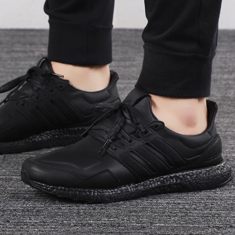 阿迪达斯男鞋2022秋新款运动鞋黑武士跑鞋boost皮质跑步鞋ef0901