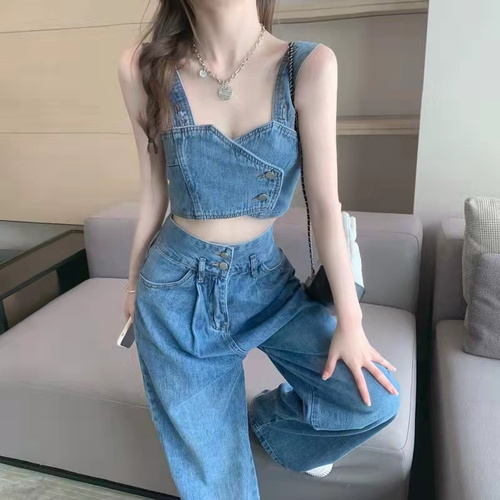 网红爆爆家毛衣工厂店