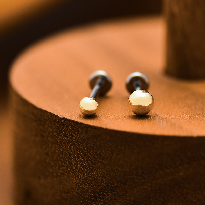 innore10K金素金圆形螺纹耳钉