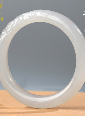 和田玉手镯女款玉镯子冰烟