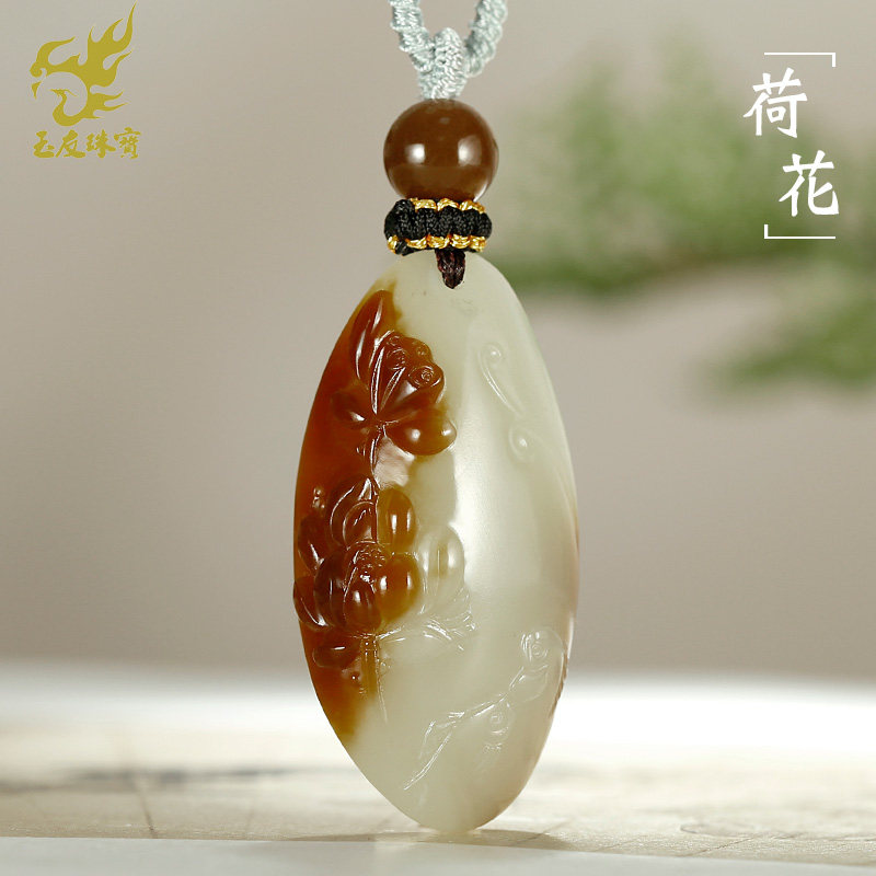 和田玉荷花锦鲤吊坠女款玉坠