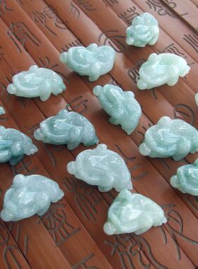 21208-1玉琳阁实拍缅甸玉天然A货翡翠玉立体款三脚金蟾吊坠送证书