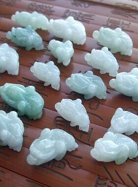 21208中山玉琳阁实拍图缅甸玉天然A货翡翠玉立体款三脚金蟾吊坠