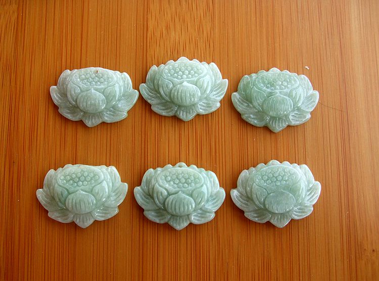 翡翠天然a货吊坠缅甸玉