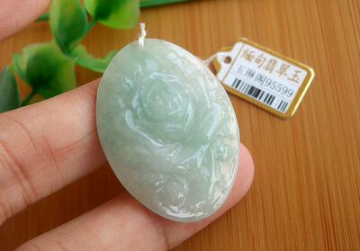 天然a货翡翠吊坠缅甸玉送证书