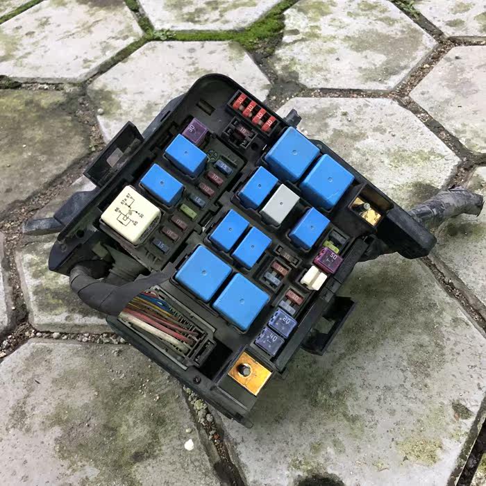 适配现代i30保险丝盒总成车身电脑中央配电盒智能接线盒继电器盒