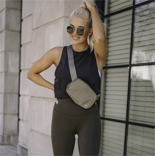 现货斜挎包lululemon/露露乐蒙