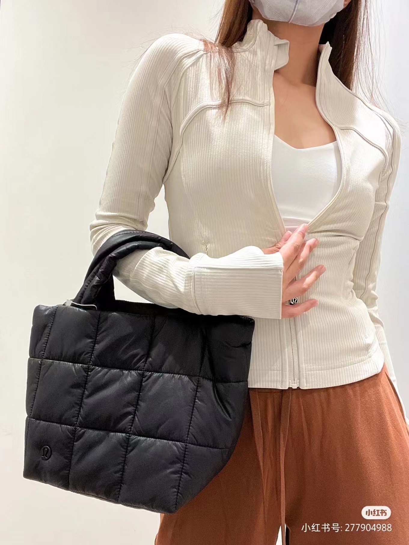 现货 lululemon Quilted Grid Crossbody Bag 5L 斜挎包/手提包