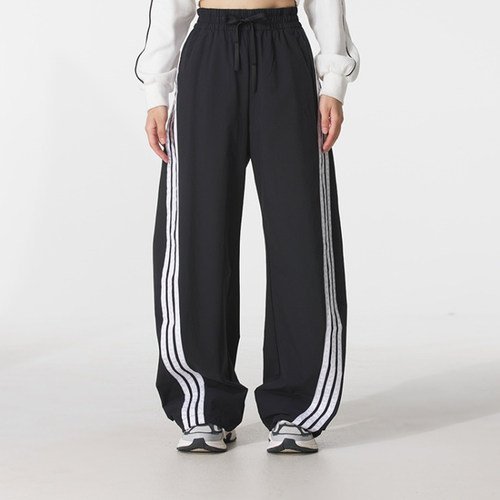 2025新款阿迪达斯女裤S WV BANANA PNT宽松直筒大码运动裤KB5223