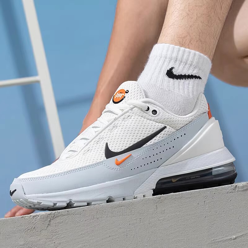 耐克男鞋休闲气垫训练健身跑步鞋