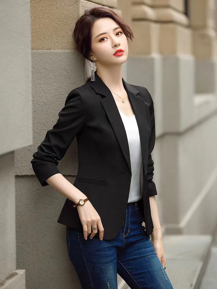 黑色短款独特小西服外套女2026春秋修身薄款休闲长袖气质西装上衣