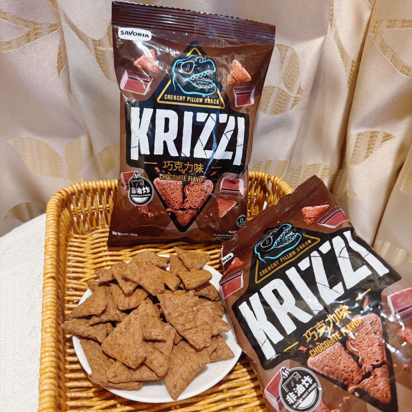 印尼进口KRIZZI巧克力味夹心脆图片