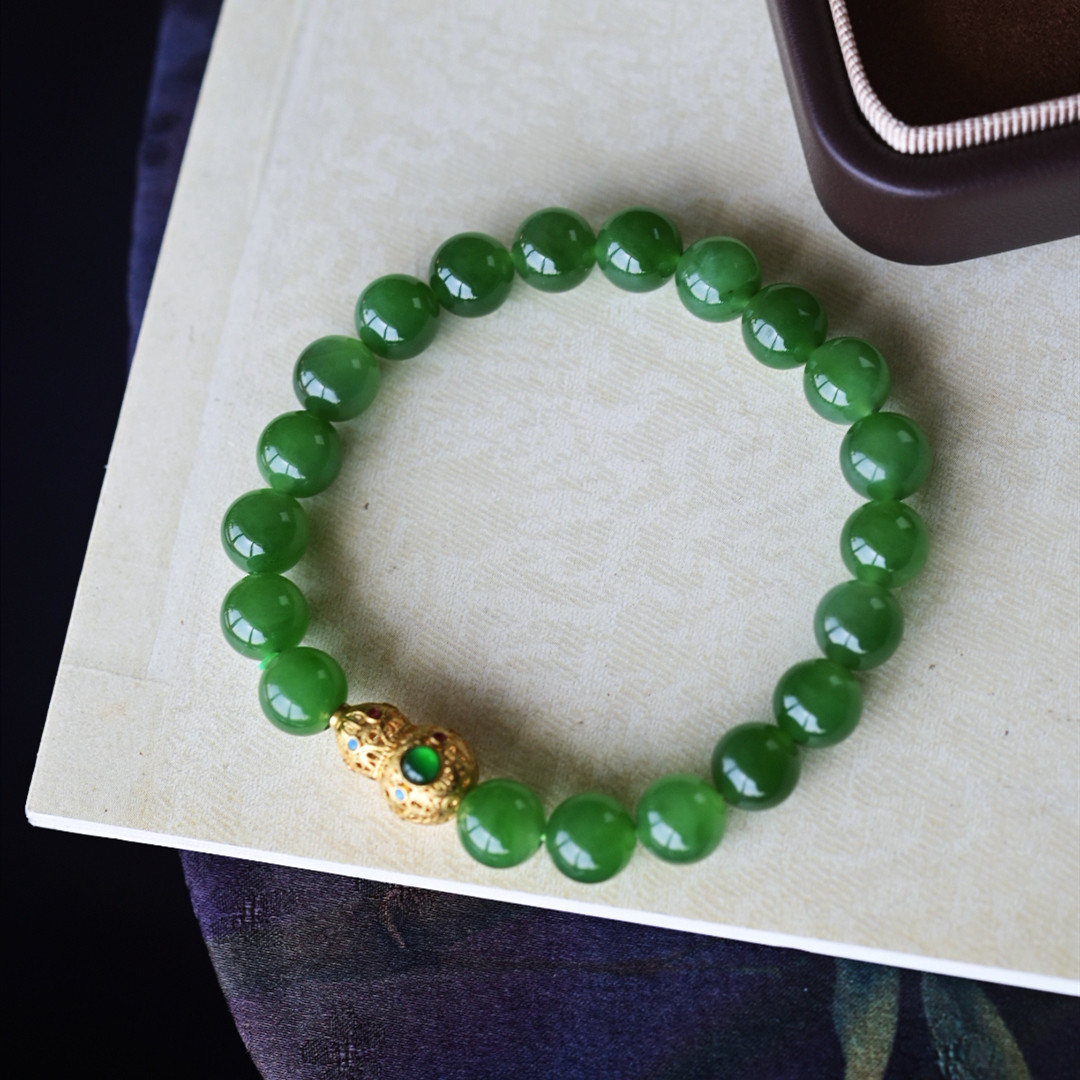 一斤钻戒 天然和田碧玉手链 玉质细腻油润 18K金 上手简约大方