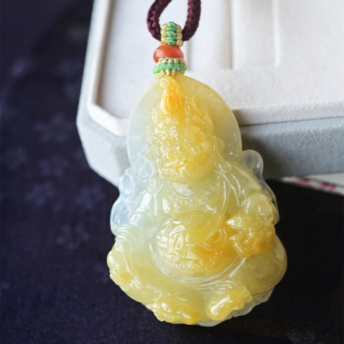 一斤钻戒 天然缅甸A货翡翠吊坠 冰黄翡财神坠 立体有型 种好 俏色