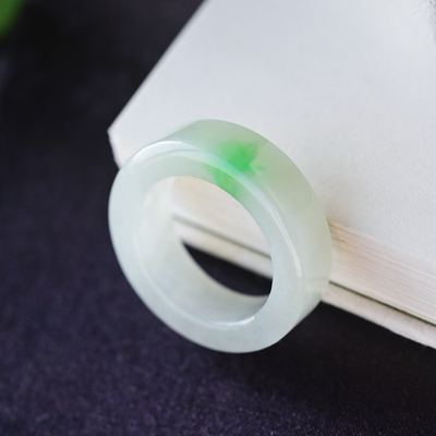 一斤钻戒 天然缅甸A货翡翠戒指吊坠冰底飘甜绿翡翠戒指 圈号11-12