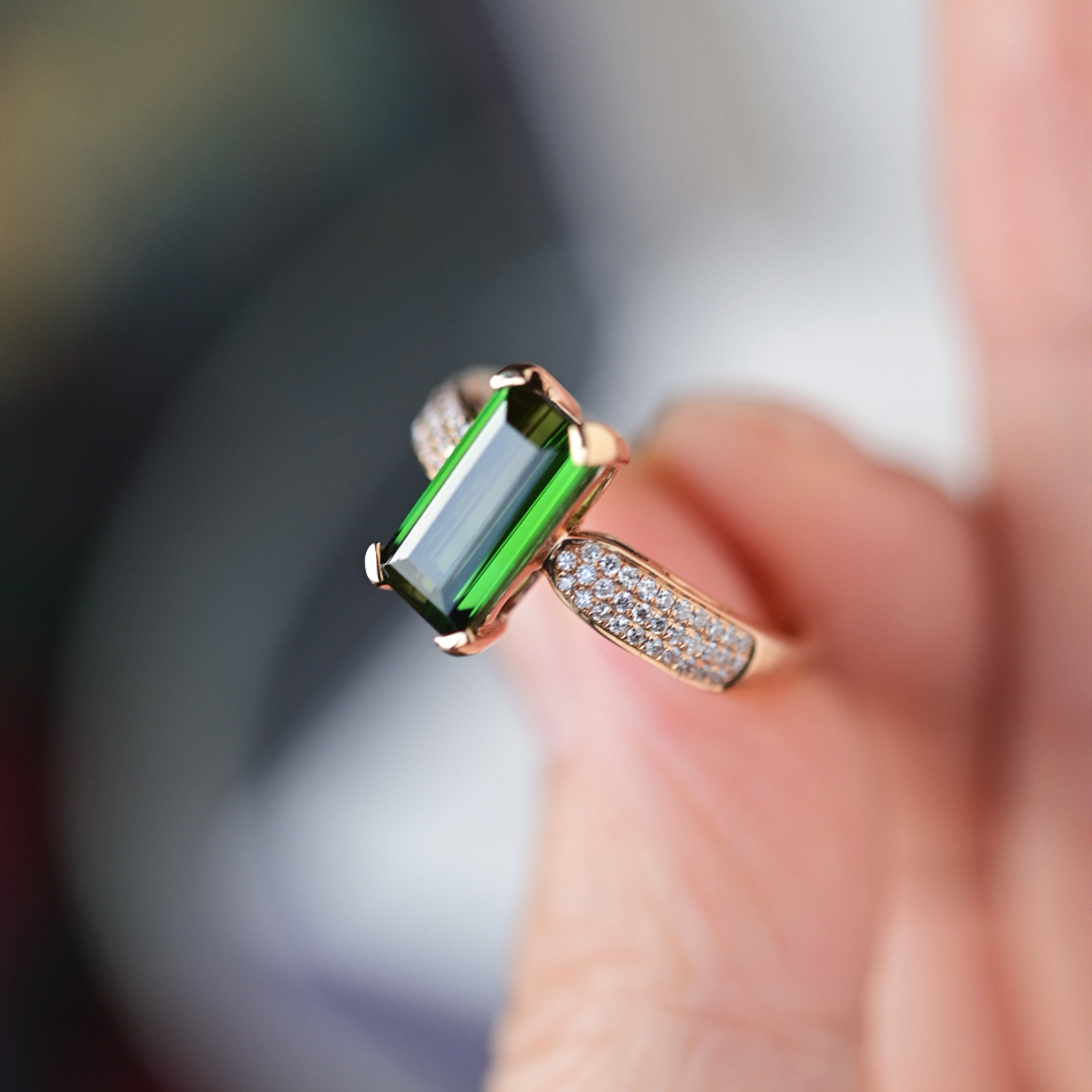 一斤钻戒 天然原矿碧玺戒指 绿碧玺晶体剔透18K金镶嵌 港码圈口12