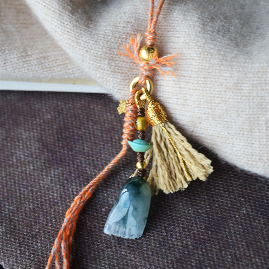 一斤钻戒 天然缅甸A货翡翠挂件包挂车挂 可爱的小脚丫 18K金流苏