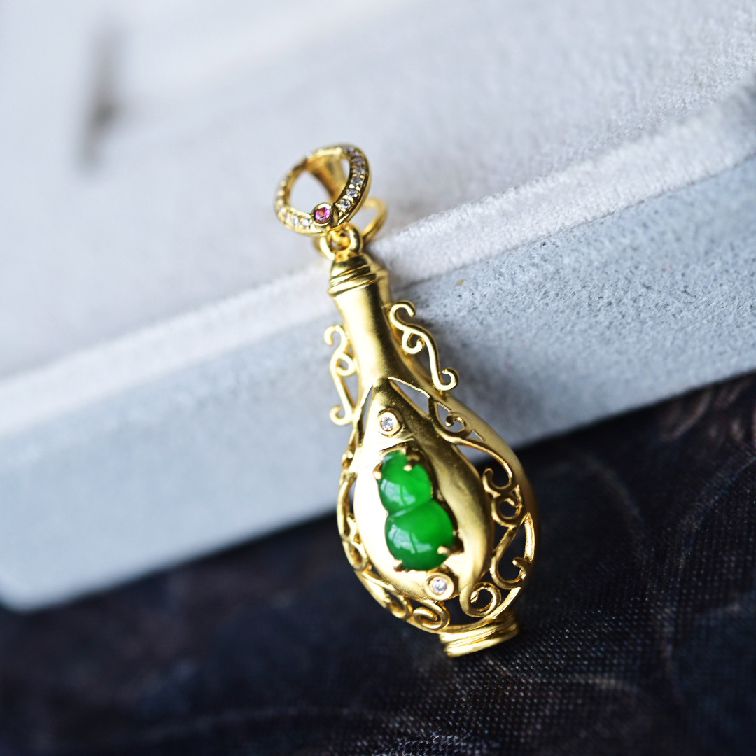 一斤钻戒 一物一图 天然缅甸A货翡翠吊坠 冰种满阳绿 18k金宝瓶
