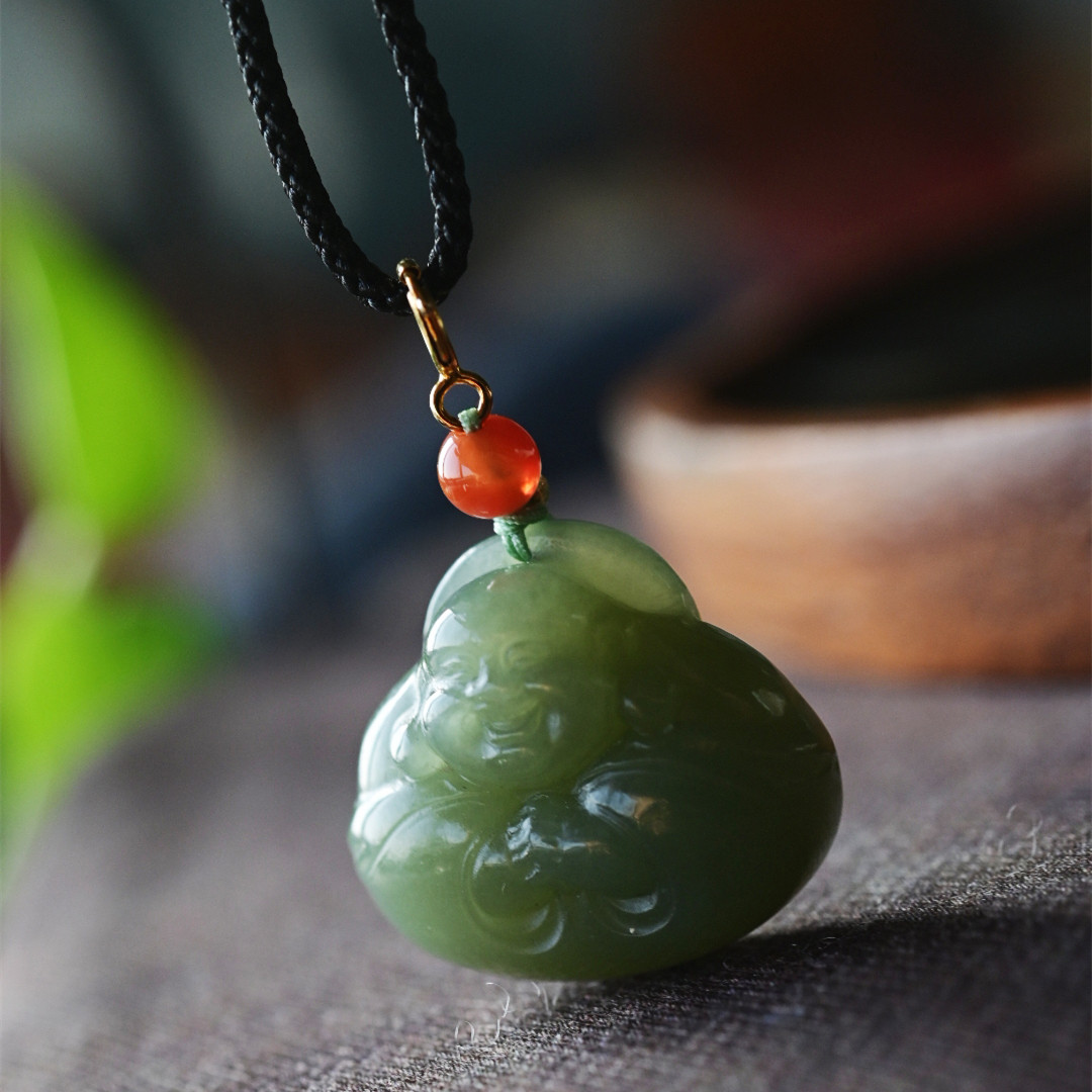 一斤钻戒 天然和田碧玉吊坠 一枚厚实饱满的弥勒坠 925银万能扣头