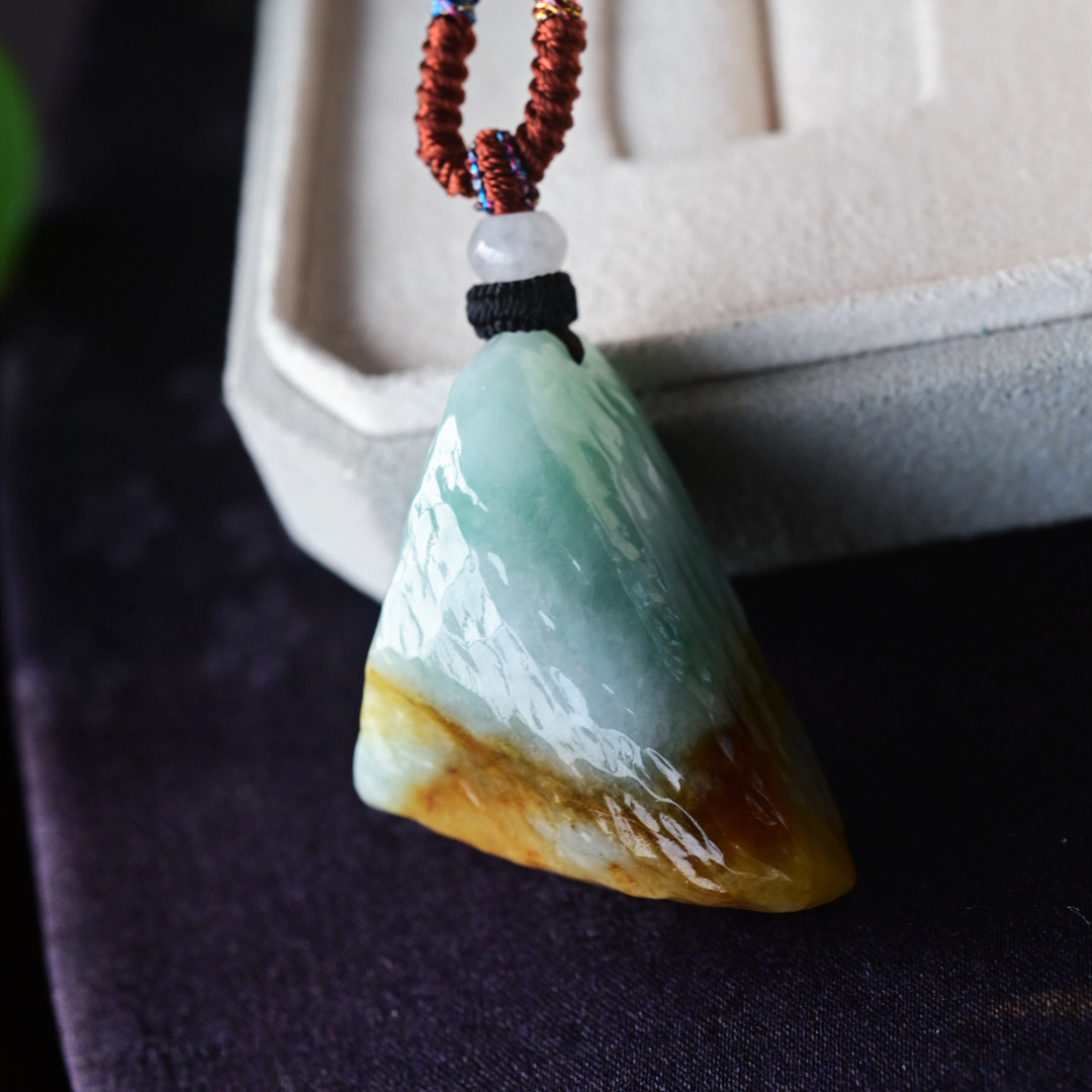 一斤钻戒 天然缅甸A货翡翠吊坠 翡翠黄皮原石吊坠项链