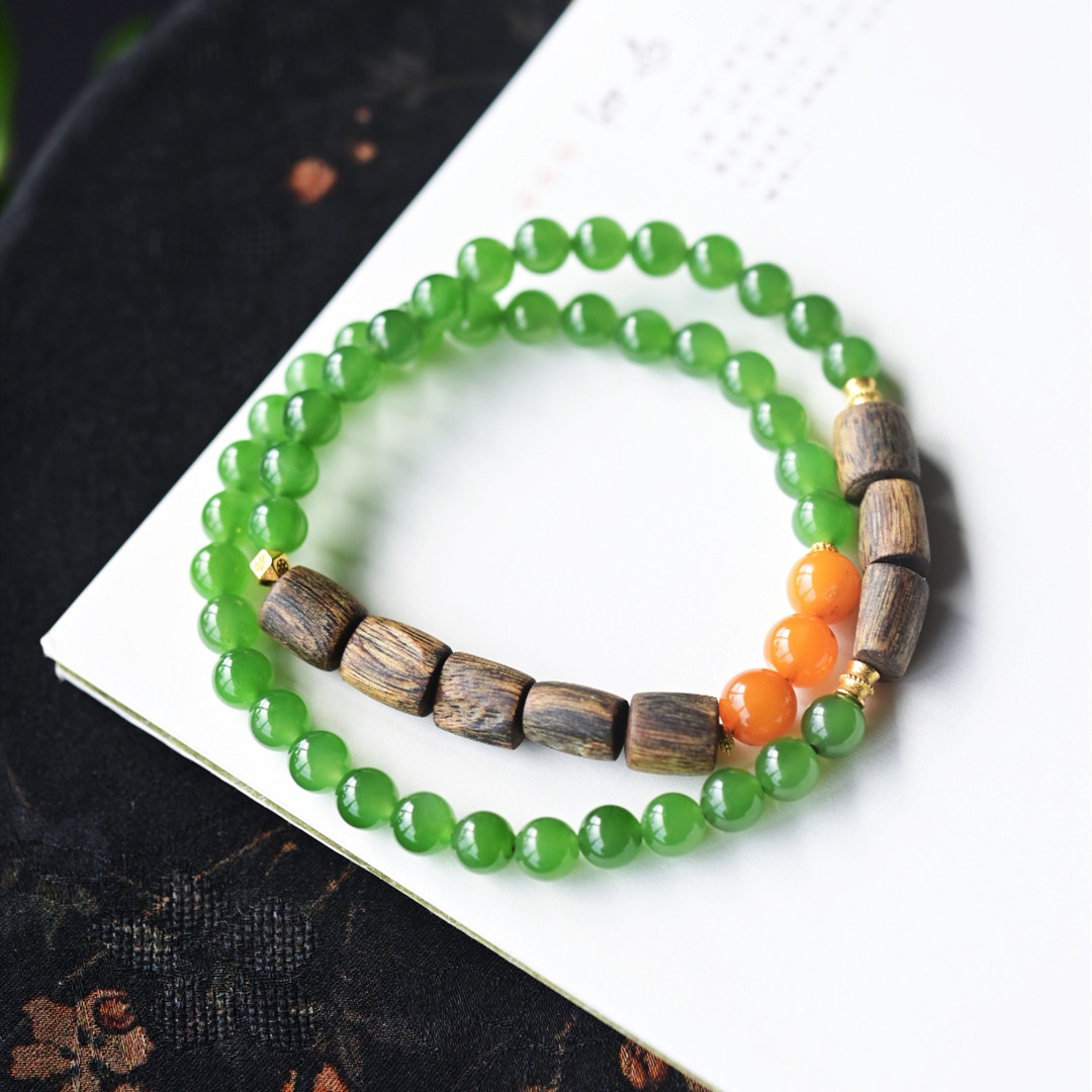 一斤钻戒 天然和田碧玉手链搭配上天然奇楠沉香珠18K金蜜蜡珠百搭