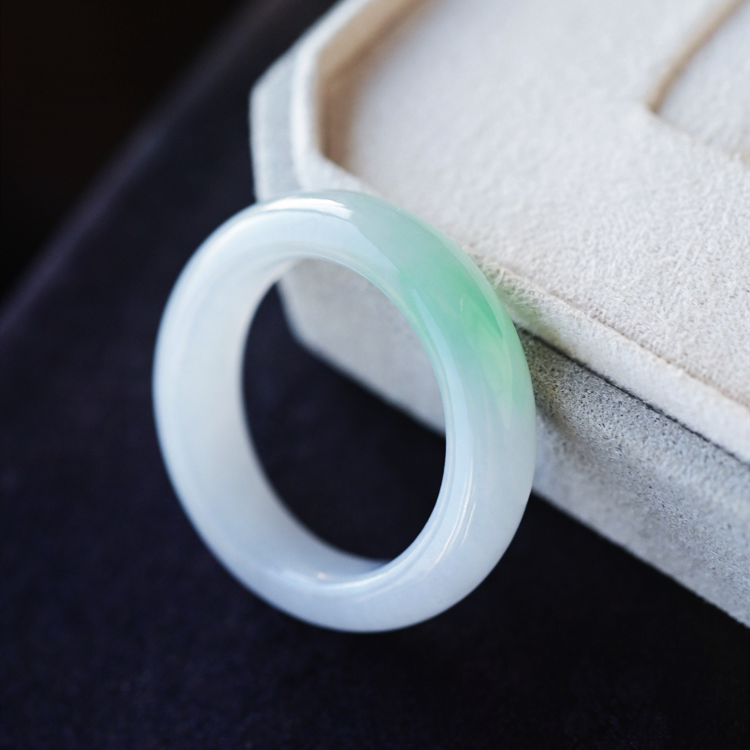 一斤钻戒 天然缅甸A货翡翠戒指吊坠 冰底飘绿戒指 圈号21