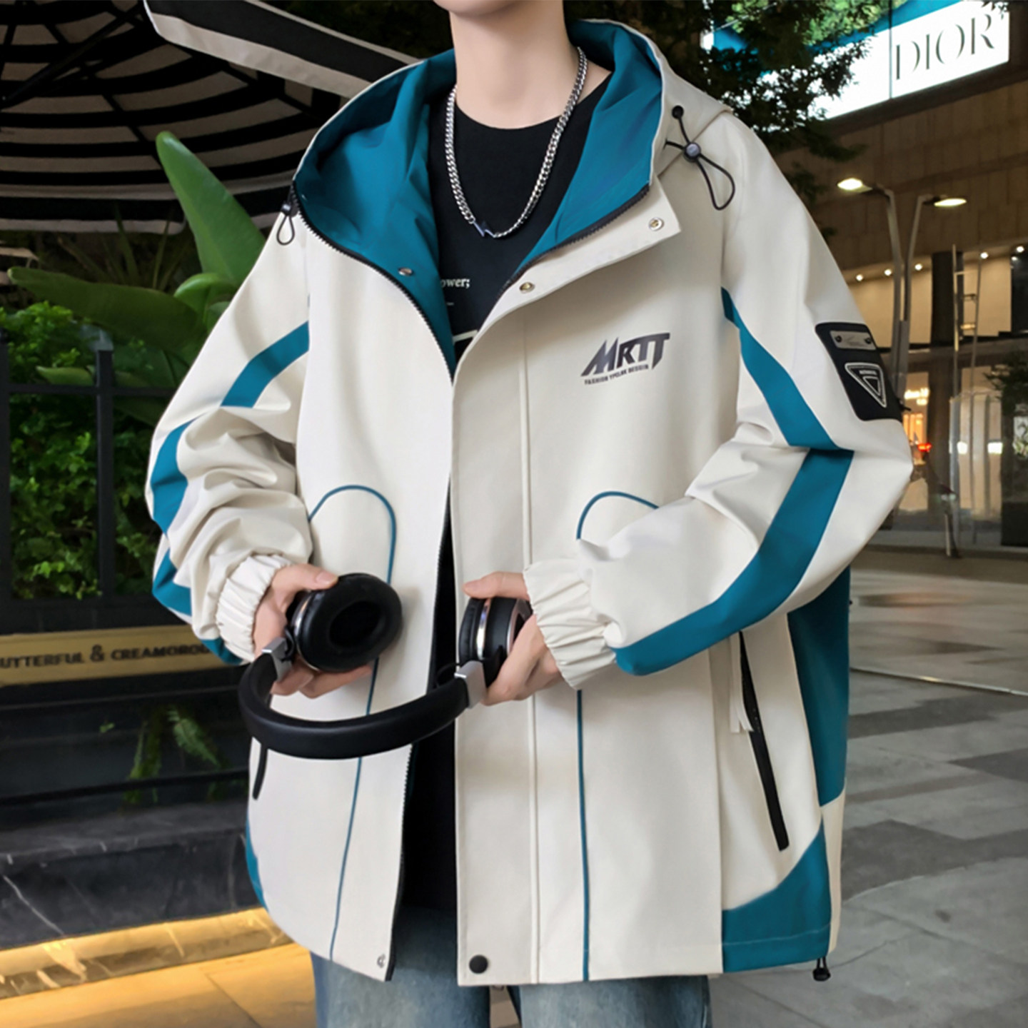 工装风夹克外套男生春秋季新款连帽冲锋衣男装宽松休闲上衣服潮牌