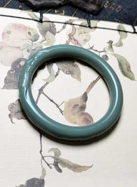 月扬玉舍沙枣青雕花手镯