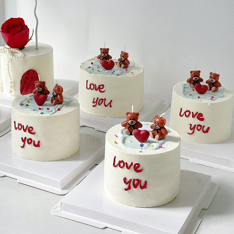 520情人节简约蛋糕装饰卡通小熊生日蜡烛爱心卡片情侣纪念日插件