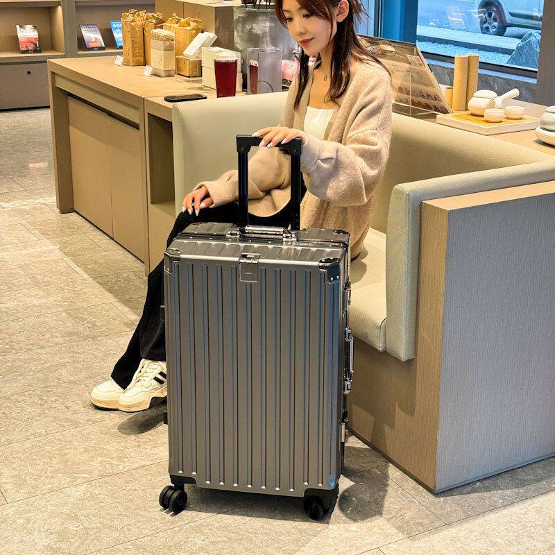 旅行箱PC材质万向轮带杯架登机箱休闲纯色男女通用拉杆箱银色黑色