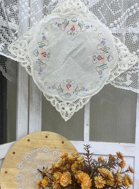 M129-2彩色潮绣百代丽四角花边盖巾白色棉质30cm（氧化）