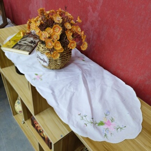 A117 白色棉质 3483cm 有氧化 贴布刺绣粉花长桌旗