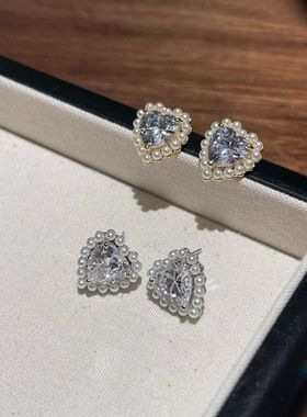 艾鹿耳饰新款法式简约气质ins风耳环小巧高级感轻奢爱心耳钉02489