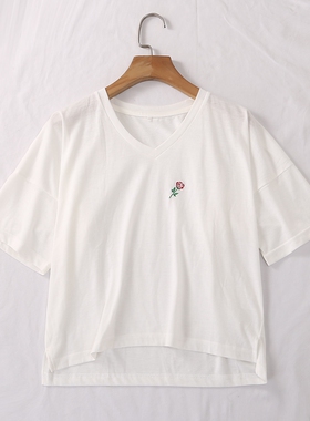 日单夏季新款休闲百搭鸡心领玫瑰花刺绣下摆开叉薄短袖T恤女23349