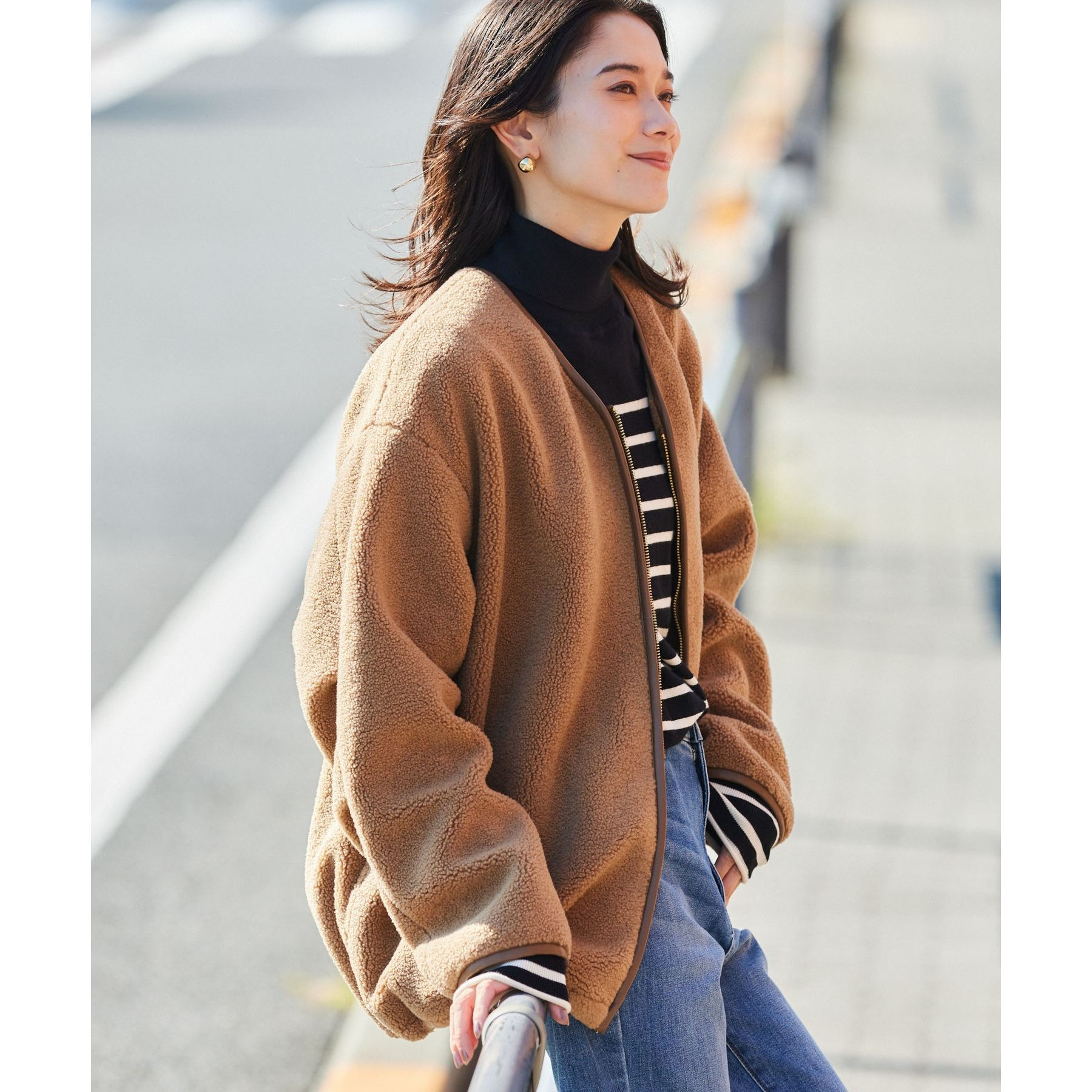 镶边鸡心领大版松紧羊羔绒外套女